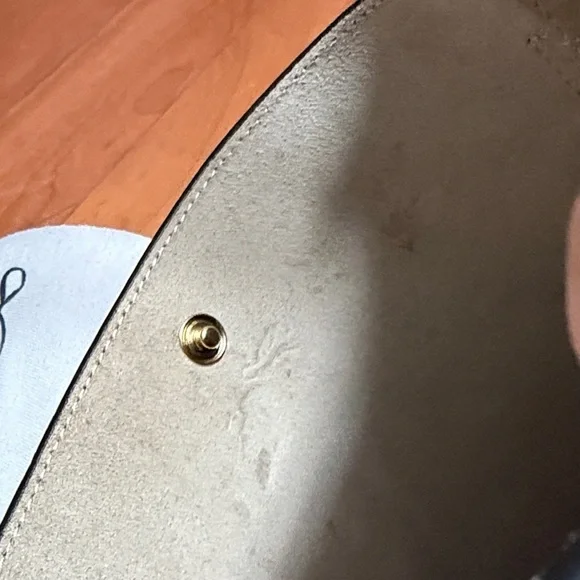 Longchamp Black Bucket Bag with Cream Interior - Picture 4 of 5